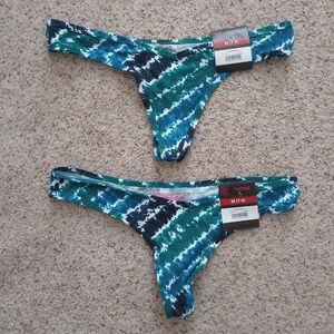 2 Tie Dye Thongs